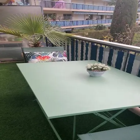 In Near The Beach, Cleaning Included Antibes